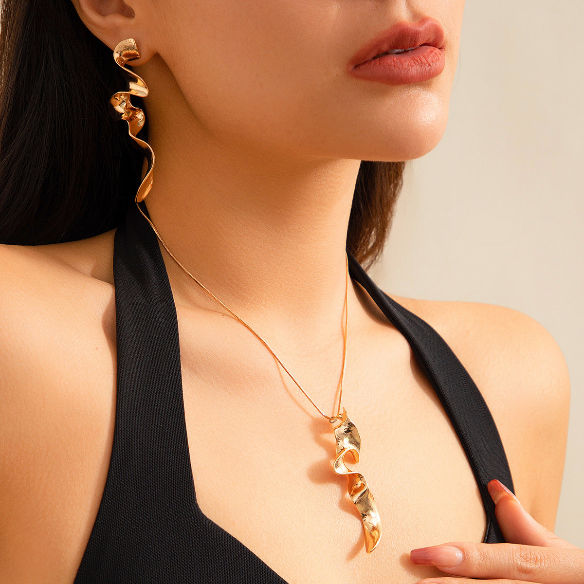 Geometric Spiral Liquid Metal Twist Necklace
