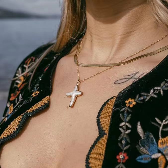 Elegant Cross Pendant Necklace