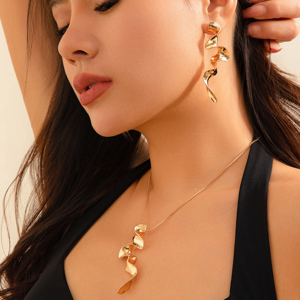 Geometric Spiral Liquid Metal Twist Necklace
